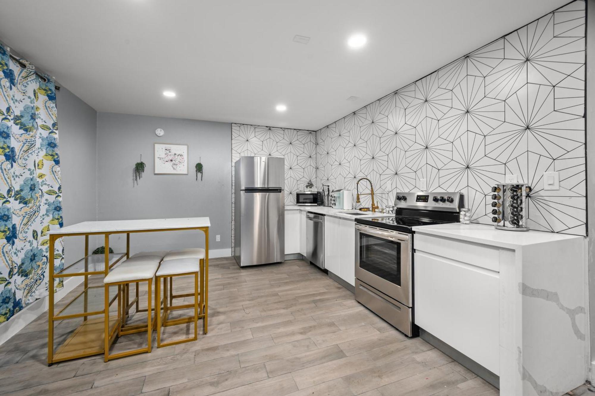 Comfortable 2Br Uptown Escape With Free Park Χιούστον Εξωτερικό φωτογραφία