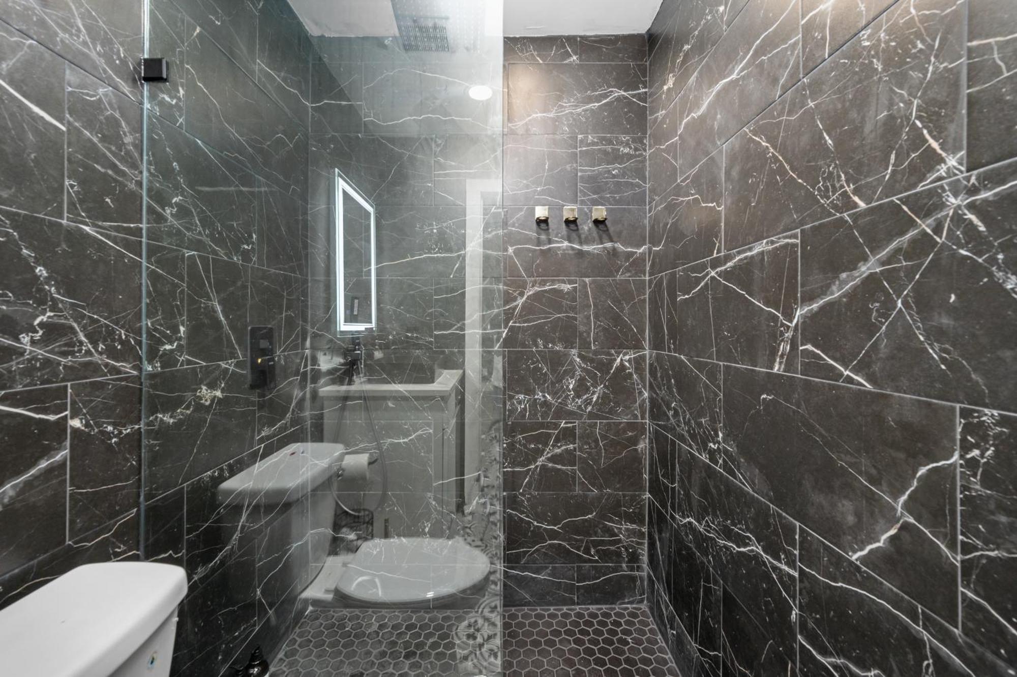 Comfortable 2Br Uptown Escape With Free Park Χιούστον Εξωτερικό φωτογραφία